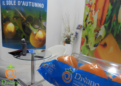 Packaging-kaki-allo-stand-Divano-al-Macfrut